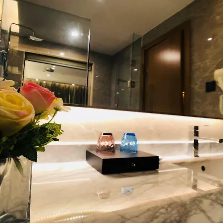 Tree Zhu Hong Qi Shang Wu Branch 3*