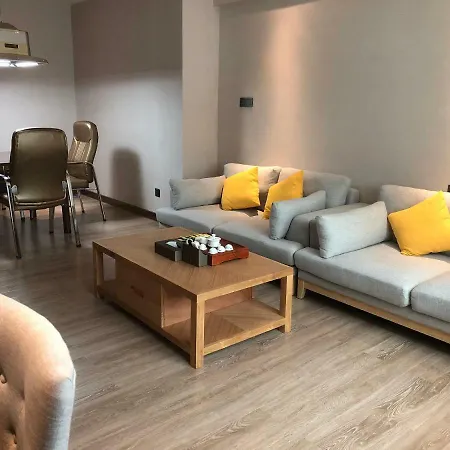 Tree Zhu Hong Qi Shang Wu Branch Hotel 3*