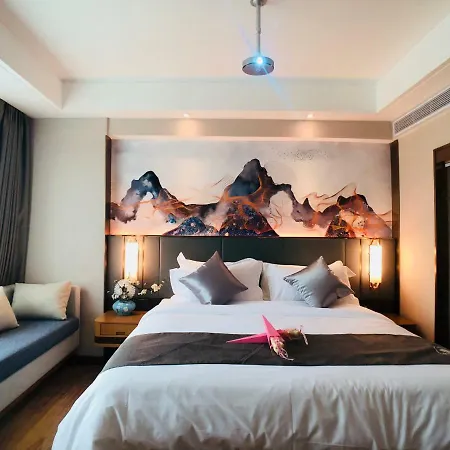 Tree Zhu Hong Qi Shang Wu Branch 3*