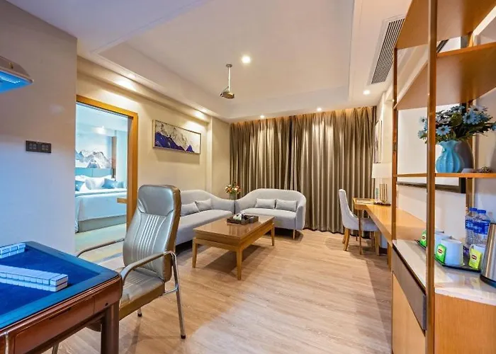 Tree Zhu Hong Qi Shang Wu Branch 3*