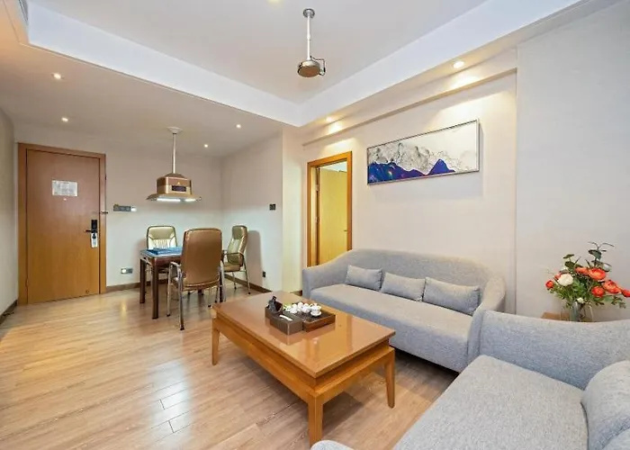 Tree Zhu Hong Qi Shang Wu Branch